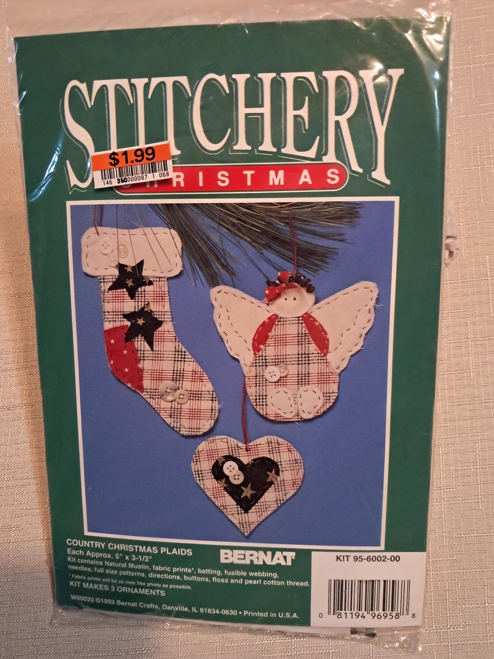 Bernat Country Christmas Plaids Hanging Ornament Kit - Green - NWOT